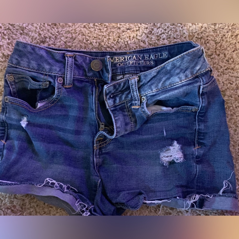American Eagle size 2 ripped shorts